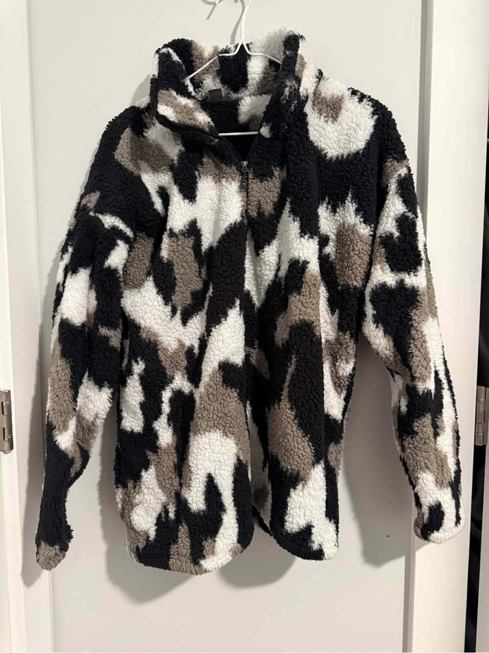 Cozy Sherpa Jacket - Black, White & Brown Pattern